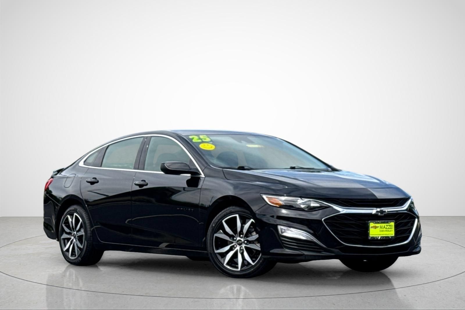 Used 2025 Chevrolet Malibu RS FWD image 2