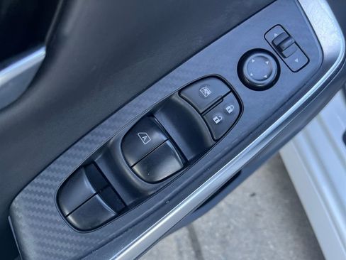 Certified 2025 Nissan Sentra SR FWD image 15