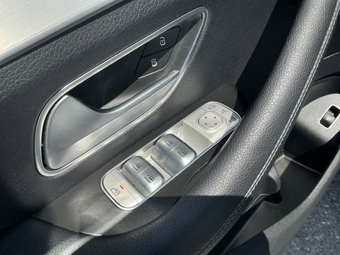 Used 2024 Mercedes-Benz GLE 350 4MATIC image 17