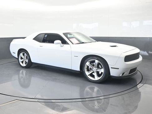 Used 2018 Dodge Challenger R/T image 8