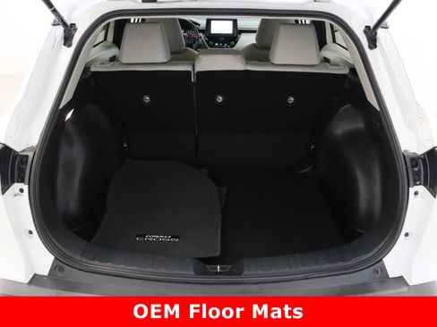 Used 2023 Toyota Corolla Cross LE image 31