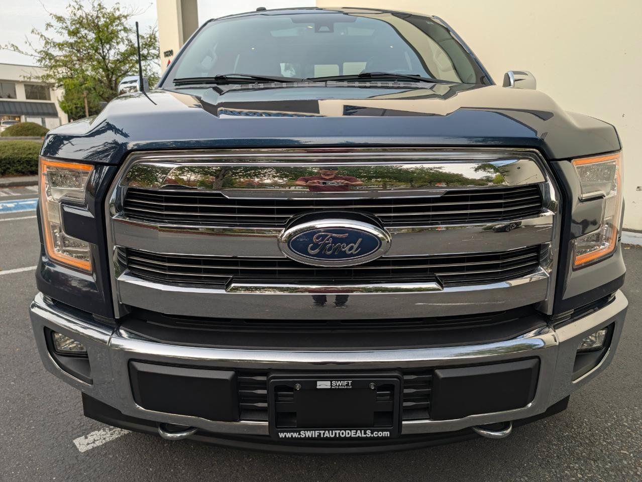 Used 2017 Ford F150 Lariat w/ Equipment Group 502A Luxury AWD/4WD image 2