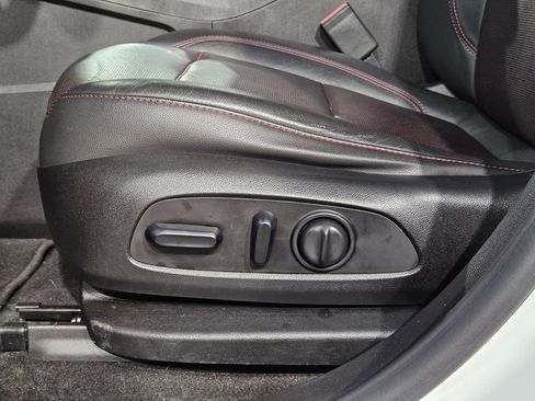 Used 2019 Chevrolet Blazer RS w/ LPO, Sport Package image 23