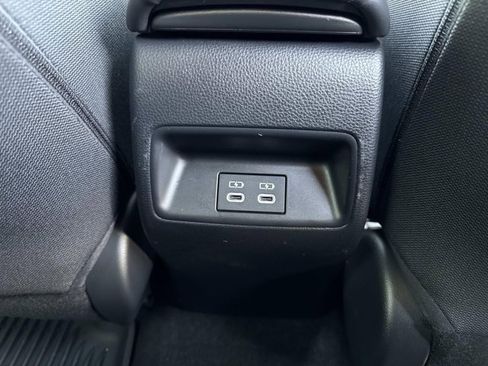 Certified 2025 Toyota Corolla SE image 20