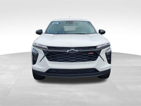 Certified 2024 Chevrolet Trax RS w/ Driver Confidence Package FWD image 8