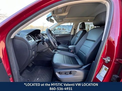 Certified 2020 Volkswagen Tiguan SE w/ Panoramic Sunroof Package image 28