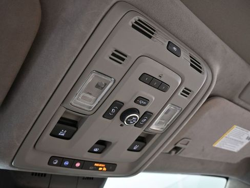 Used 2021 Cadillac Escalade Sport Platinum w/ LPO, ONYX Package image 22