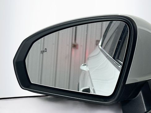 Used 2023 Volkswagen Taos SE FWD image 16