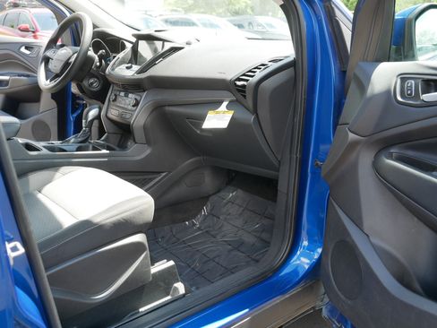 Used 2018 Ford Escape SE w/ Ford Safe & Smart Package AWD/4WD image 19