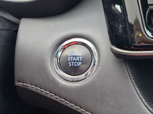 Used 2022 Toyota Highlander XLE image 37