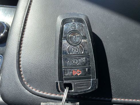 Used 2023 Lincoln Aviator AWD w/ Premium Package image 25