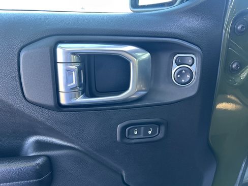 Used 2021 Jeep Wrangler Unlimited Sport image 16