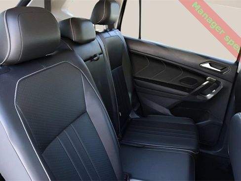 Used 2024 Volkswagen Tiguan SE image 18