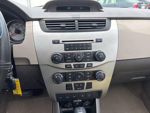Used 2011 Ford Focus SE w/ 201A Rapid Spec Order Code FWD image 13