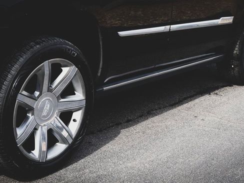 Used 2015 Cadillac Escalade Premium AWD/4WD image 27