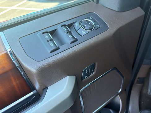 Used 2016 Ford F150 King Ranch w/ Equipment Group 601A Luxury AWD/4WD image 27