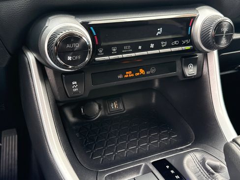 Certified 2024 Toyota RAV4 XLE FWD image 29