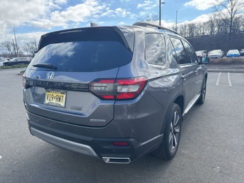 Used 2023 Honda Pilot Touring image 11