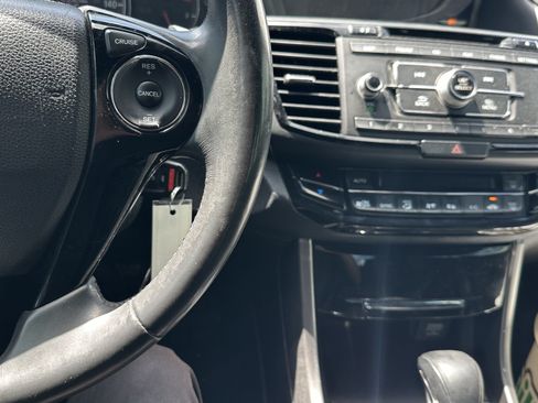 Used 2017 Honda Accord Sport image 21