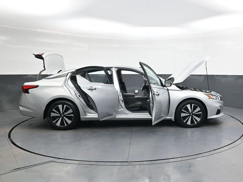 Used 2021 Nissan Altima 2.5 SV w/ SV Premium Package image 43