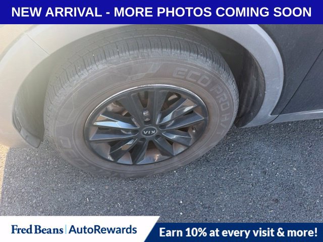 Used 2019 Kia Sorento FWD image 4