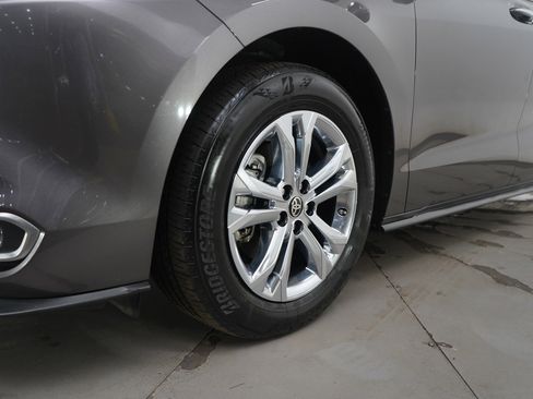 Used 2024 Toyota Sienna Platinum image 26