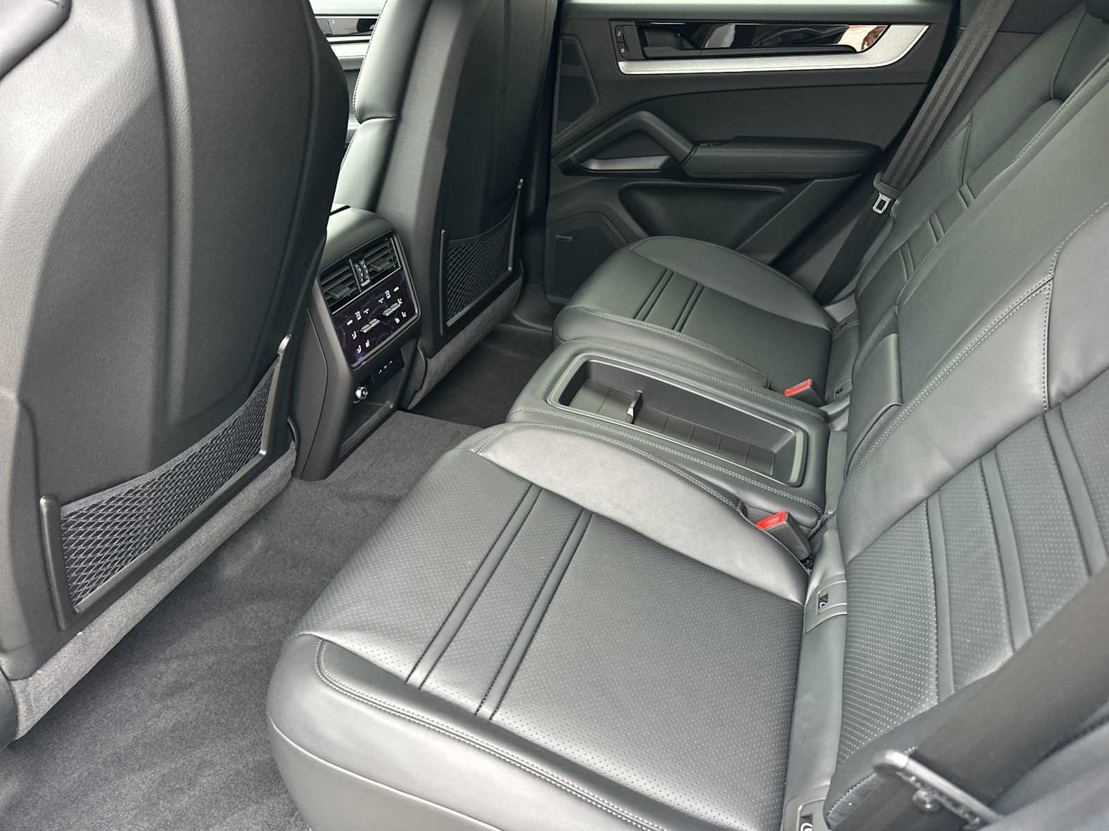 New 2025 Porsche Cayenne Coupe AWD/4WD image 14