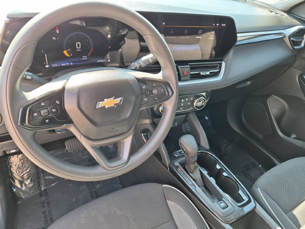 Used 2025 Chevrolet TrailBlazer LT AWD/4WD image 14