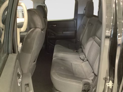 Used 2022 Nissan Frontier SV RWD image 11