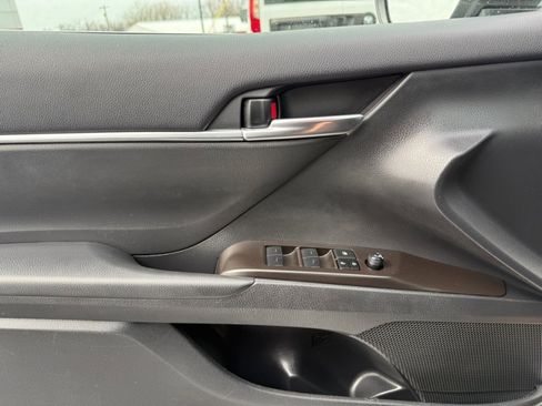 Used 2024 Toyota Camry SE image 34