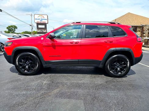 Used 2019 Jeep Cherokee Trailhawk w/ Cold Weather Group image 3