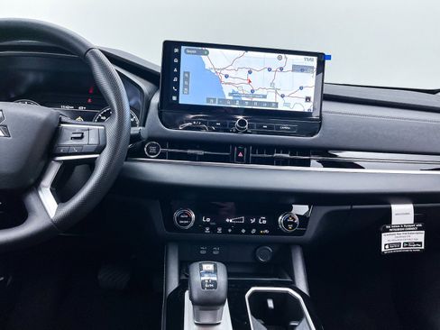New 2025 Mitsubishi Outlander ES image 14