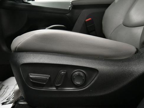 Certified 2025 Toyota Sienna XLE FWD image 11