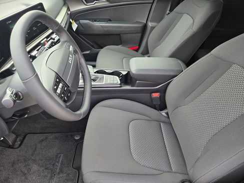 New 2026 Kia Sportage LX FWD image 9