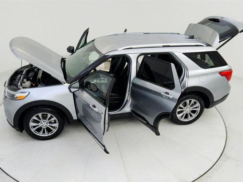 Used 2023 Ford Explorer Limited w/ Equipment Group 301A image 30