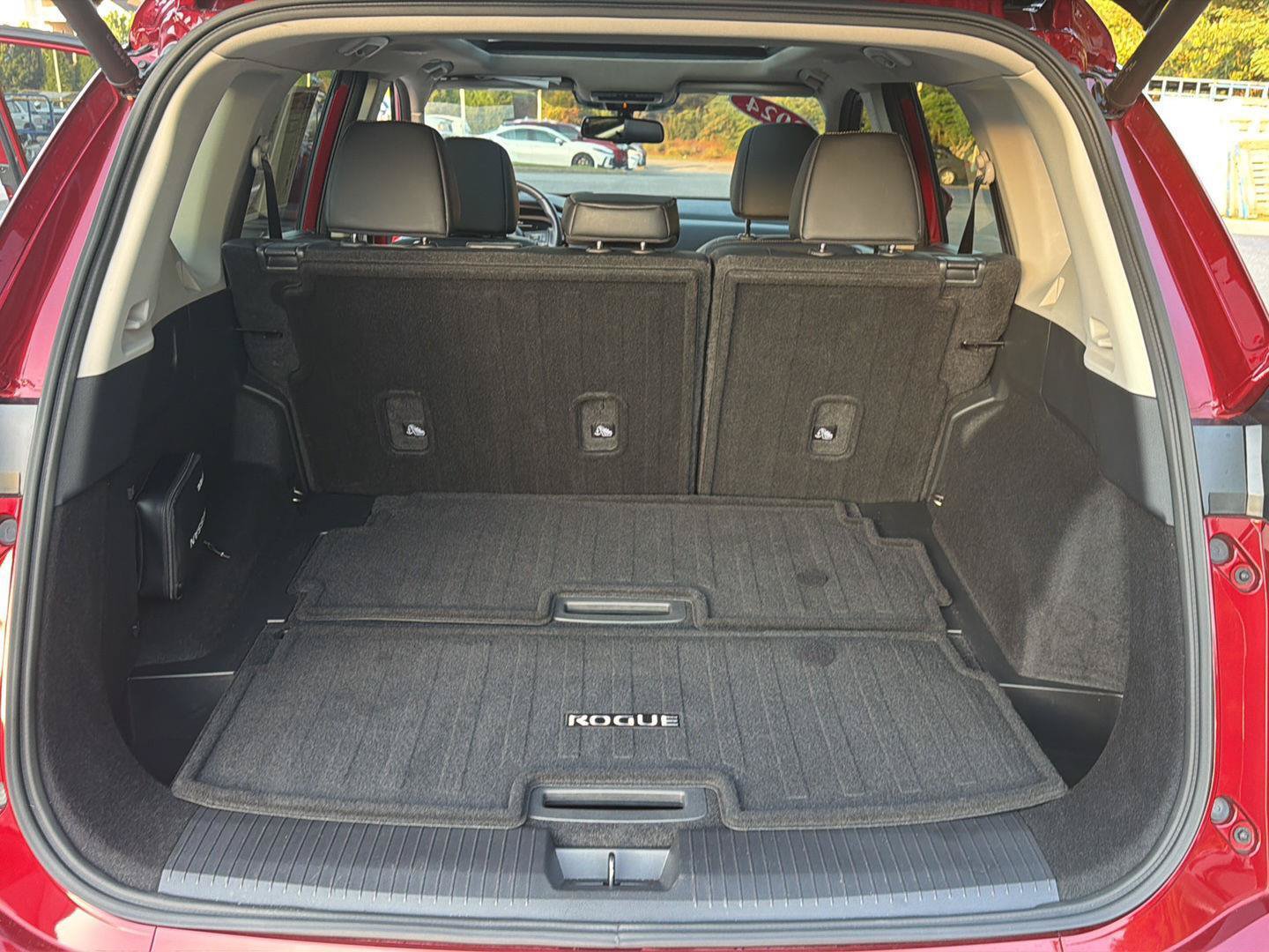 Used 2024 Nissan Rogue SL w/ SL Premium Package FWD image 35