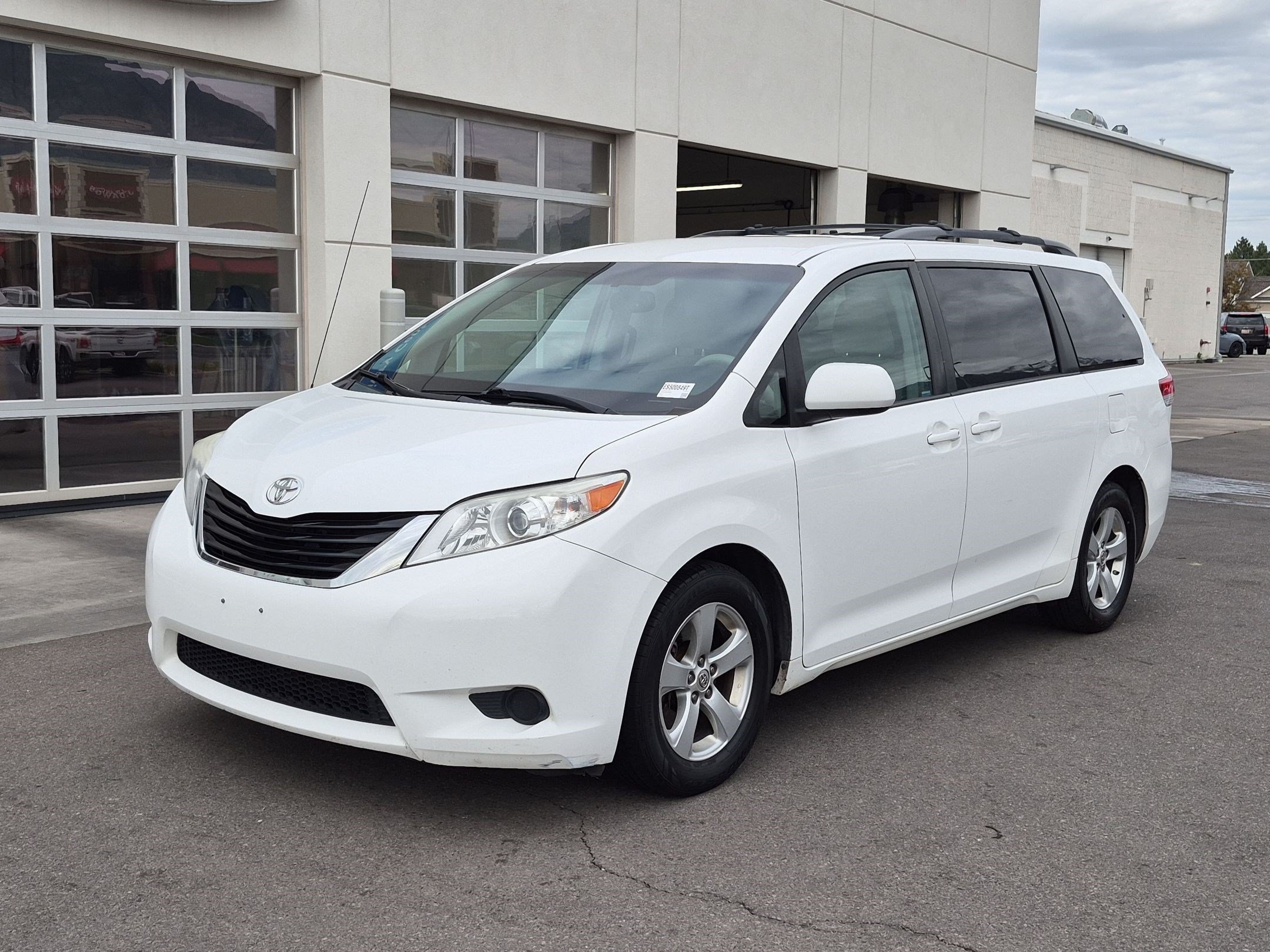 Used 2014 Toyota Sienna LE FWD image 10