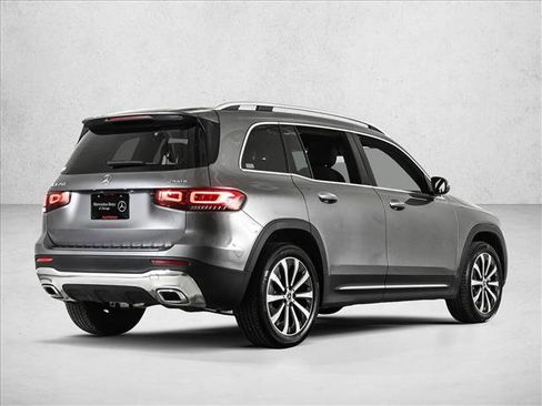 Used 2022 Mercedes-Benz GLB 250 4MATIC image 5