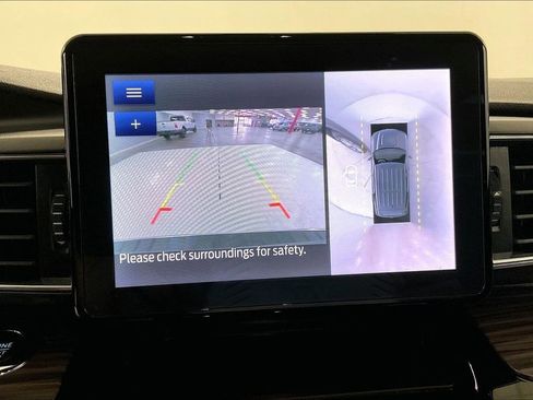 Used 2023 Ford Explorer Limited image 13