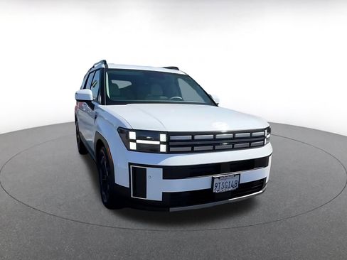 Used 2025 Hyundai Santa Fe SEL image 3