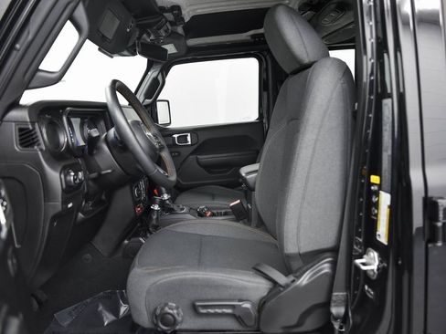 Used 2024 Jeep Gladiator Willys image 10