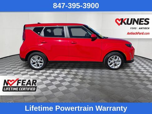 Used 2025 Kia Soul LX w/ LX Technology Package FWD image 8