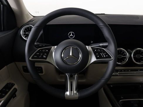 Used 2026 Mercedes-Benz GLA 250 4MATIC image 18