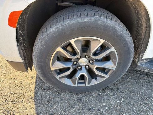 Used 2021 Chevrolet Tahoe LT image 3