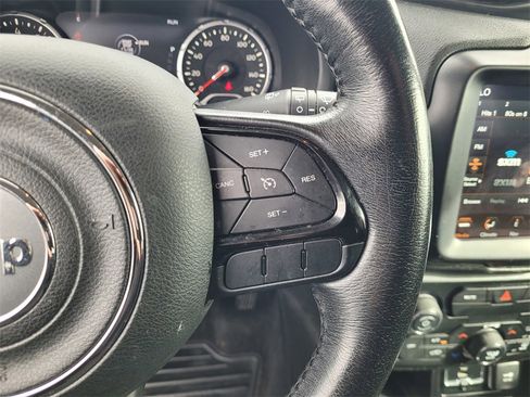 Used 2018 Jeep Renegade Altitude w/ UConnect 8.4 Nav Group image 22