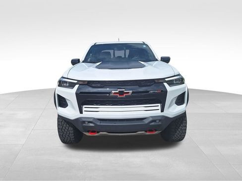 Used 2025 Chevrolet Colorado ZR2 AWD/4WD image 12
