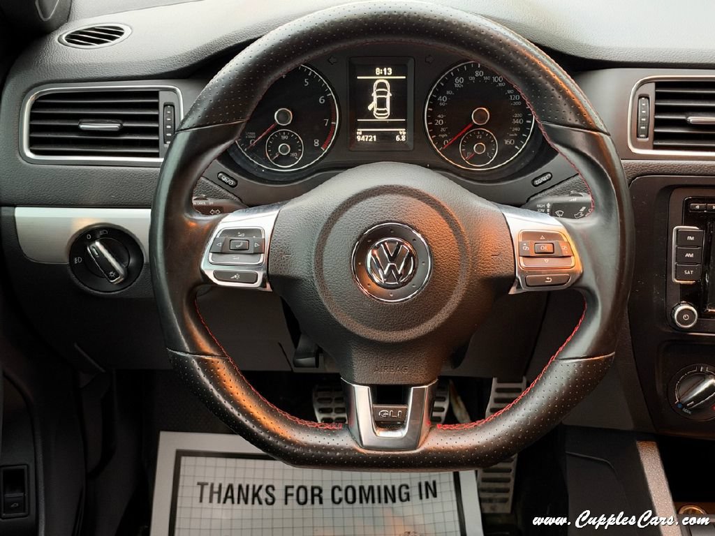 Used 2014 Volkswagen Jetta GLI FWD image 17