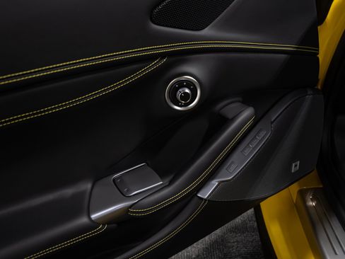 Used 2023 Ferrari Portofino M RWD image 41