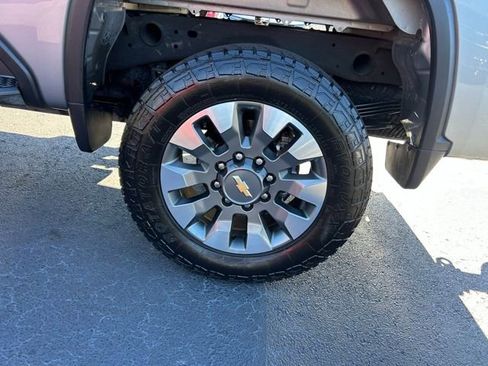 Used 2024 Chevrolet Silverado 2500 Custom w/ Custom Value Package image 10