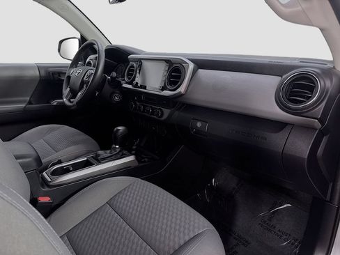 Used 2022 Toyota Tacoma SR5 AWD/4WD image 30